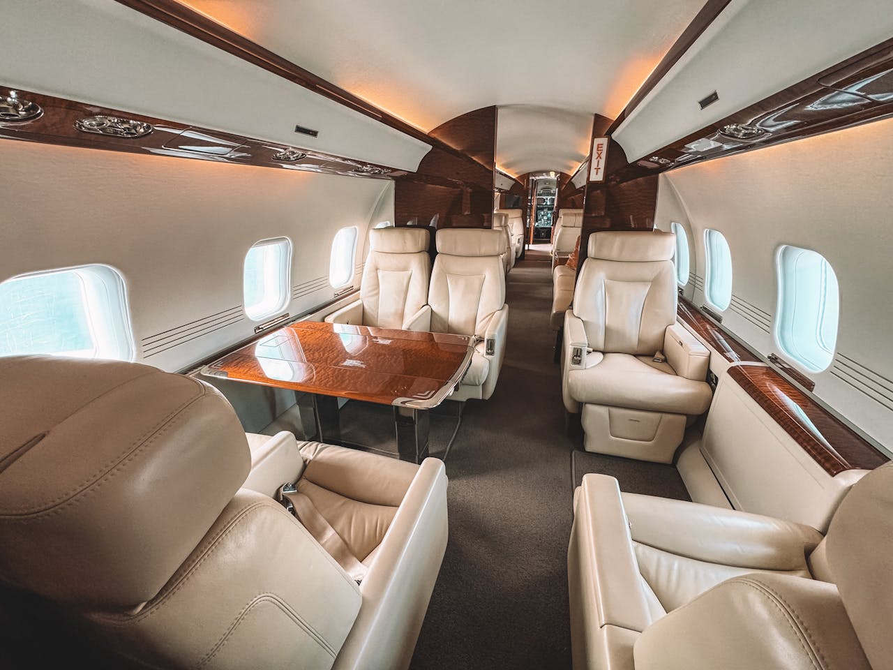 Midsize private jets 