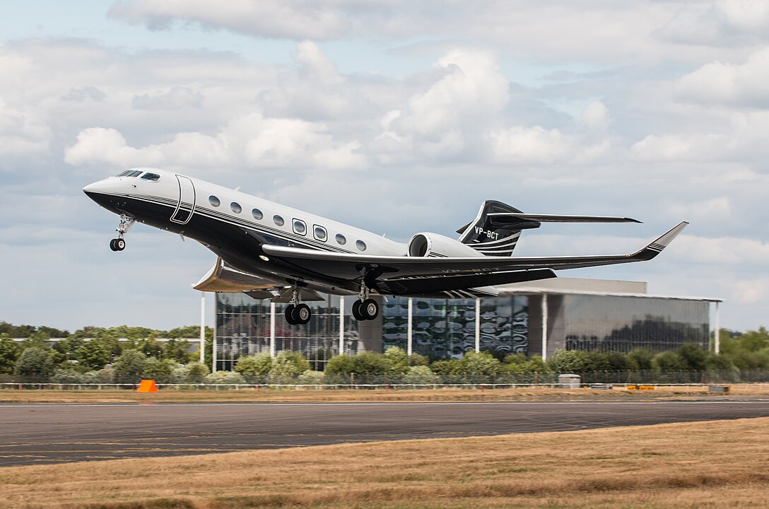 Par Steve Lynes de Sandshurst, Royaume-Uni - EGLF - Gulfstream G650 - VP-BCT, CC BY 2.0, https://commons.wikimedia.org/w/index.php?curid=71686948