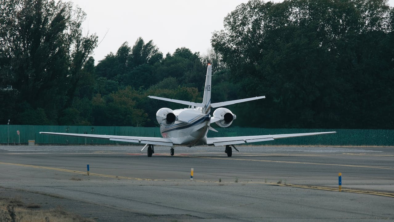 How much does it cost to hire private jet?
