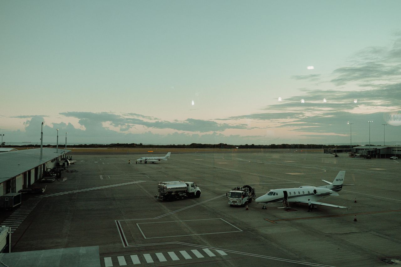 trámites de embarque y documentación para un jet privado