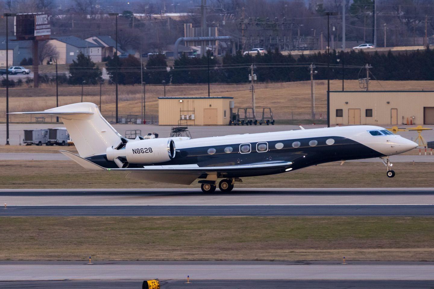Jeff Bezos, Elon Musk, Gulfstream
